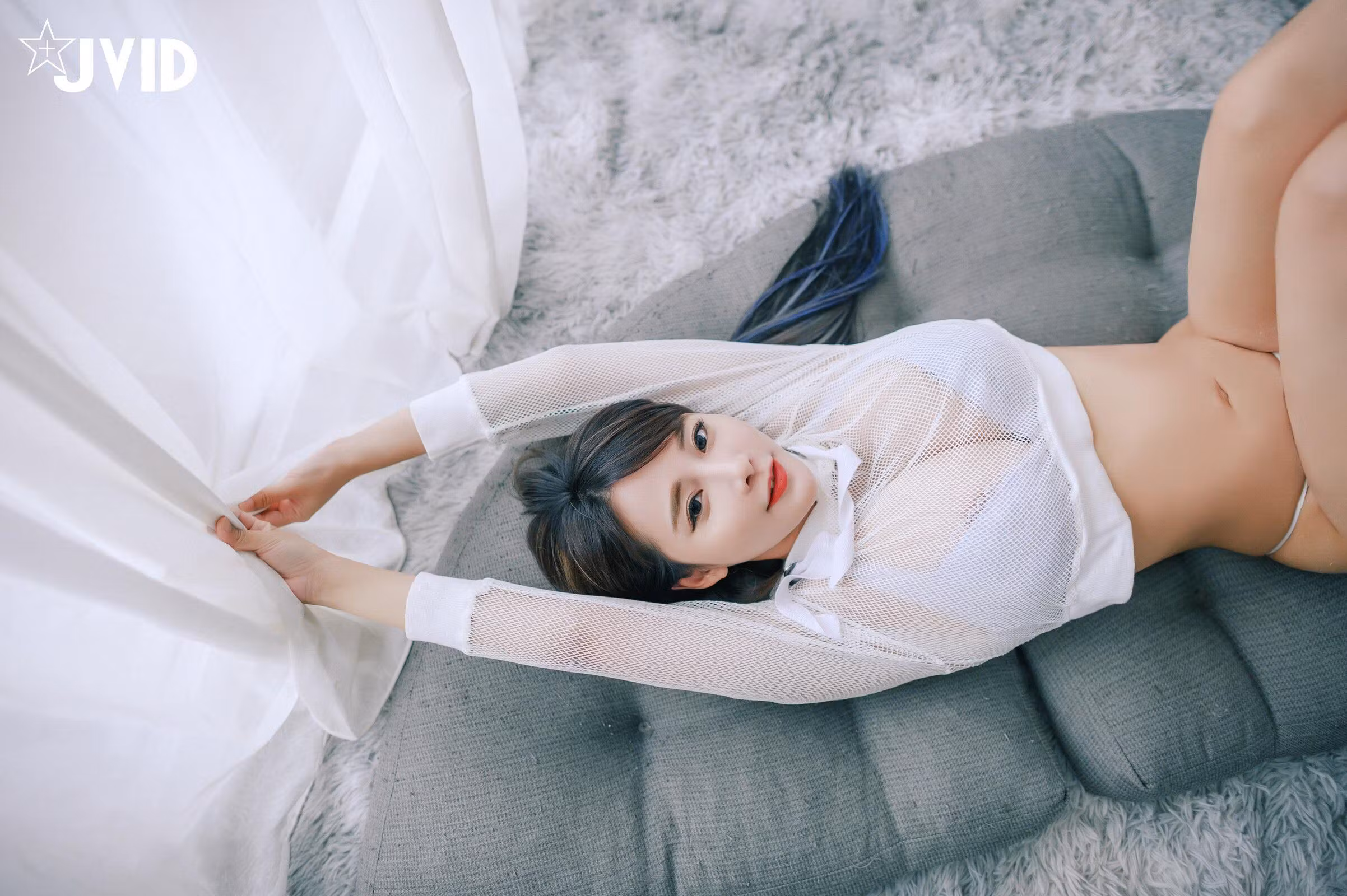 模特乐乐 诱惑闺蜜兄长的私密瞬间